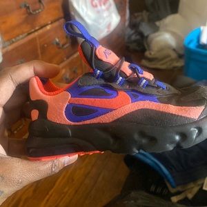 Like new Nike unisex sneakers